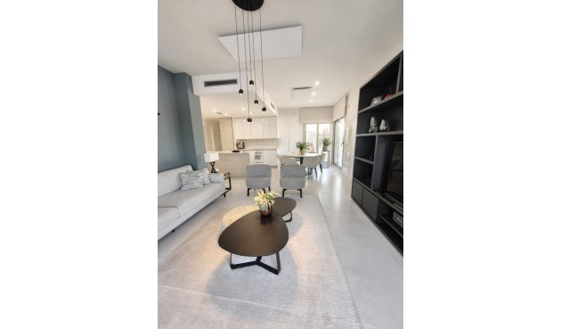 Resale - Villa -
San Miguel de Salinas - Inland