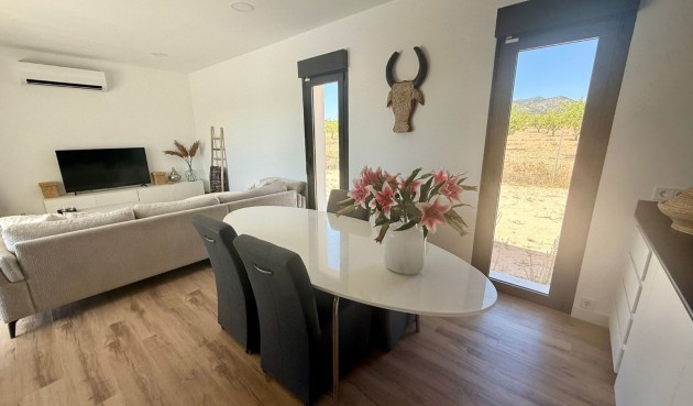 Brukt - Villa -
Pinoso - Inland