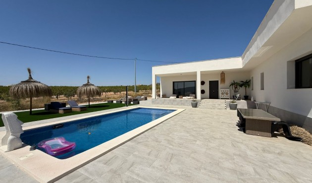 Brukt - Villa -
Pinoso - Inland