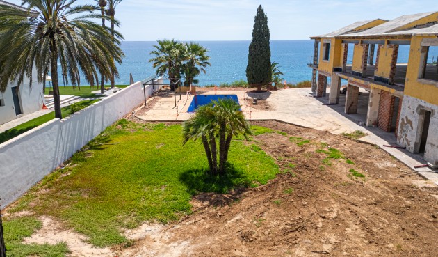 Brukt - Villa -
Orihuela Costa - Costa Blanca