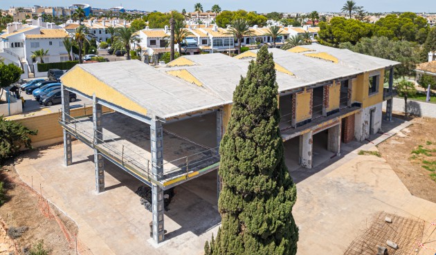 Brukt - Villa -
Orihuela Costa - Costa Blanca