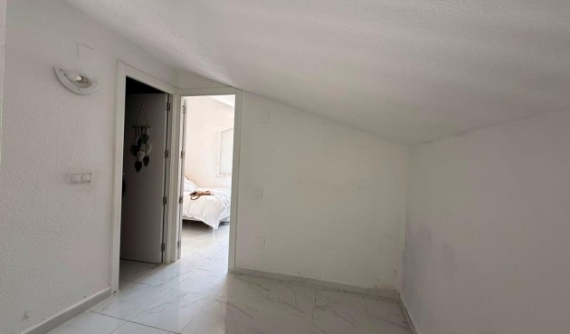 Brukt - Bungalow -
Torrevieja - Playa del Cura
