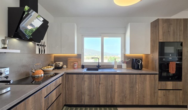 Resale - Villa -
Pinoso - Inland
