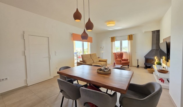 Resale - Villa -
Pinoso - Inland