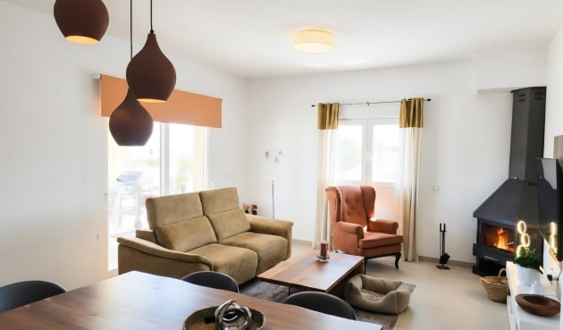 Resale - Villa -
Pinoso - Inland