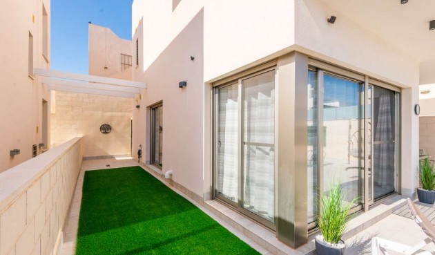 Brukt - Villa -
Orihuela Costa - Costa Blanca