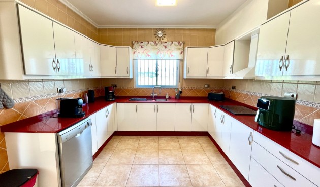 Resale - Villa -
Catral - Costa Blanca