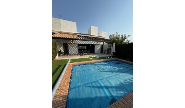 Resale - Villa -
Peraleja Golf - Inland