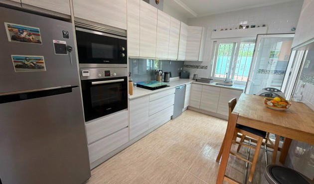 Resale - Villa -
Los Montesinos - Costa Blanca