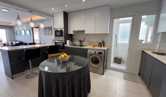 Resale - Apartment -
Torrevieja - Costa Blanca