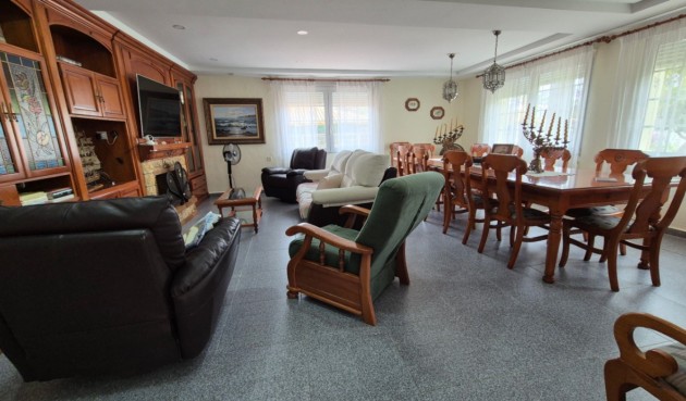 Resale - Villa -
Orihuela - Inland