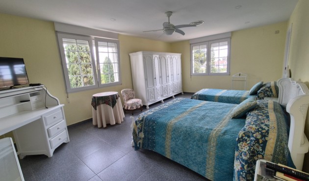 Resale - Villa -
Orihuela - Inland