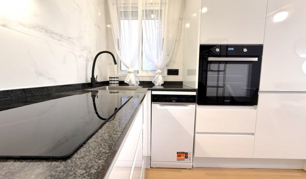 Resale - Apartment -
Torrevieja - Costa Blanca