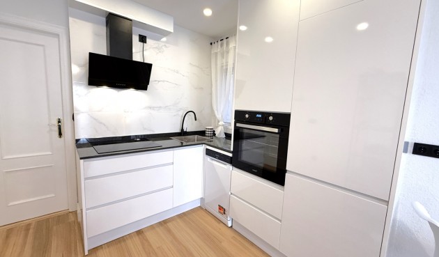 Resale - Apartment -
Torrevieja - Costa Blanca