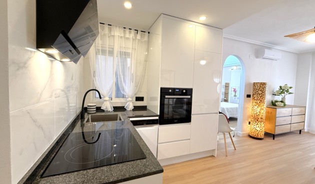 Resale - Apartment -
Torrevieja - Costa Blanca