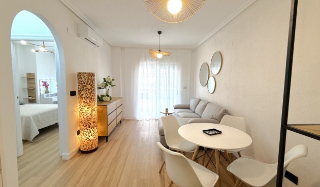 Resale - Apartment -
Torrevieja - Costa Blanca