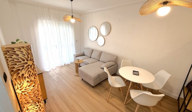 Resale - Apartment -
Torrevieja - Costa Blanca