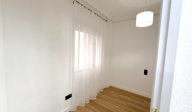 Resale - Apartment -
Torrevieja - Costa Blanca