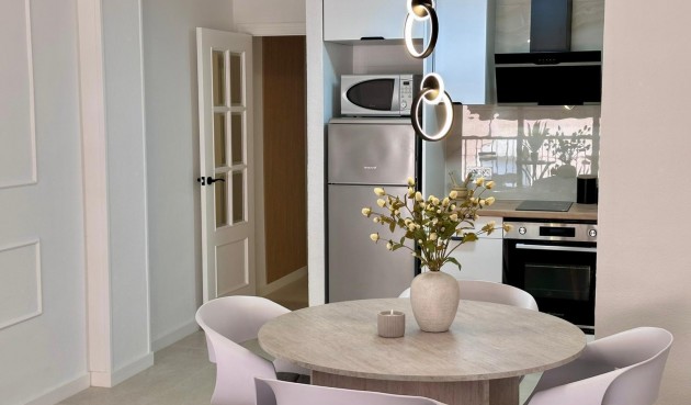 Resale - Apartment -
Torrevieja - Habaneras