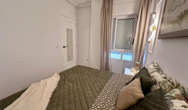 Resale - Apartment -
Torrevieja - Habaneras