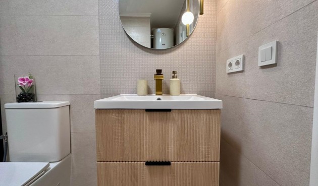 Resale - Apartment -
Torrevieja - Habaneras