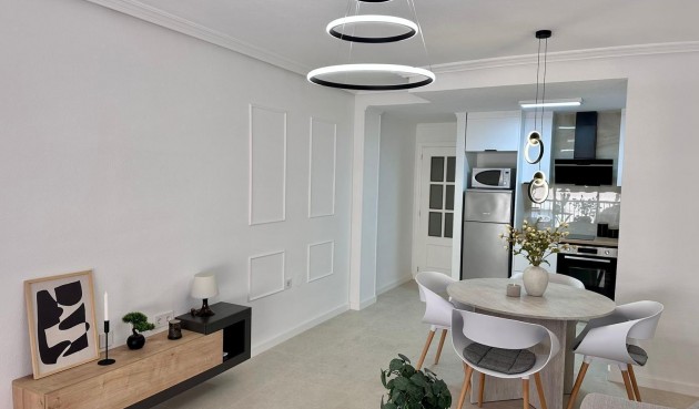 Resale - Apartment -
Torrevieja - Habaneras