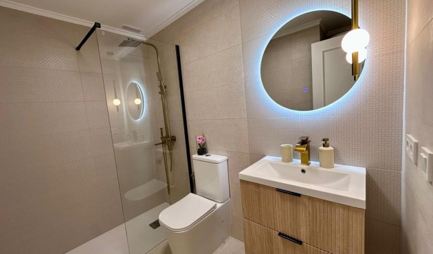 Resale - Apartment -
Torrevieja - Habaneras