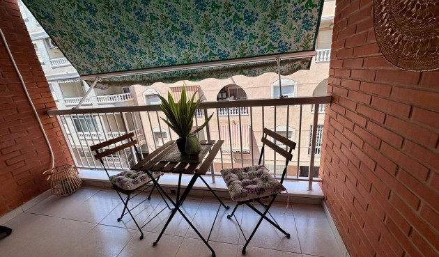 Resale - Apartment -
Torrevieja - Habaneras
