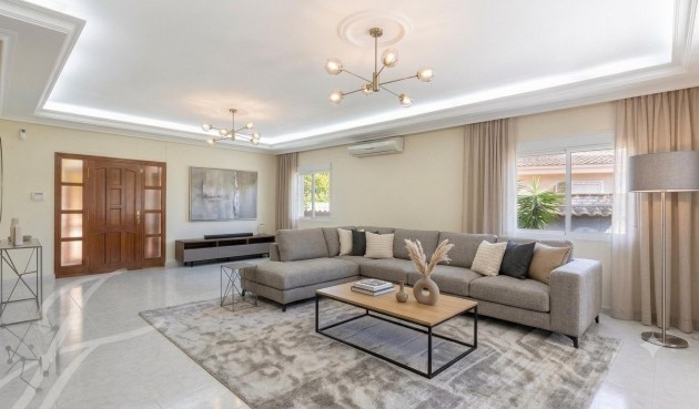Reventa - Villa -
Rojales - Pueblo Bravo