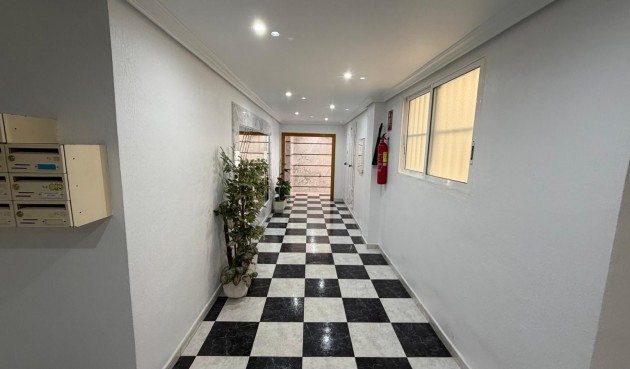 Resale - Apartment -
Torrevieja - Playa del Cura