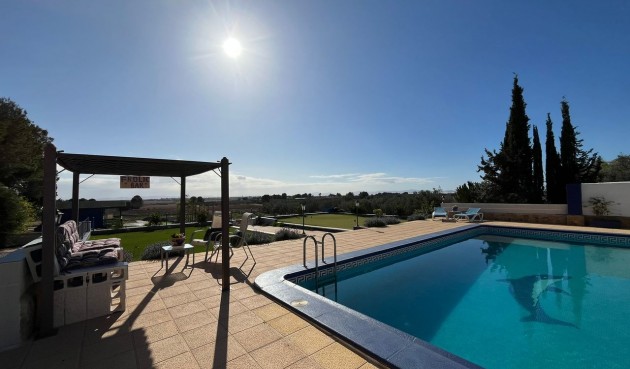 Resale - Villa -
La Torre Golf Resort - Inland