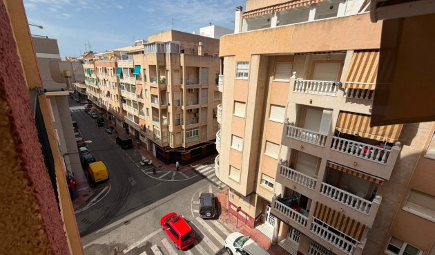 Resale - Apartment -
Torrevieja - Habaneras