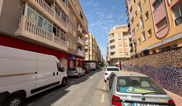 Resale - Apartment -
Torrevieja - Habaneras