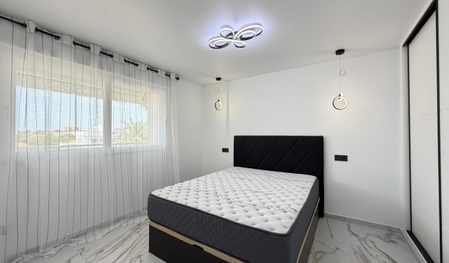 Resale - Apartment -
Orihuela Costa - La Zenia