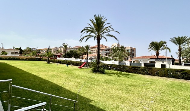 Resale - Apartment -
Punta Prima - Costa Blanca