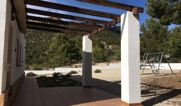 Resale - Villa -
Castalla - Inland