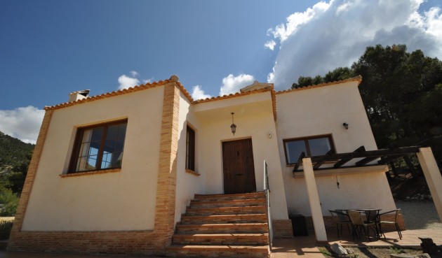 Resale - Villa -
Castalla - Inland