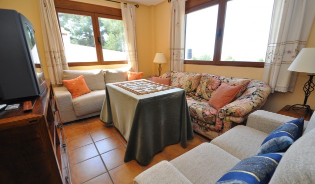 Resale - Villa -
Castalla - Inland