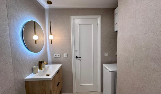Resale - Apartment -
Torrevieja - Estacion De Autobuses