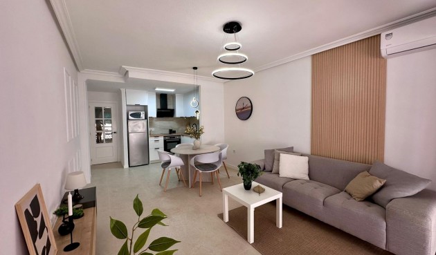 Resale - Apartment -
Torrevieja - Estacion De Autobuses