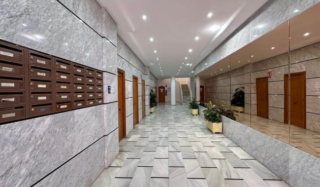 Resale - Apartment -
Torrevieja - Estacion De Autobuses