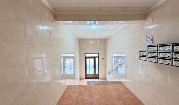 Resale - Apartment -
Torrevieja - Estacion De Autobuses