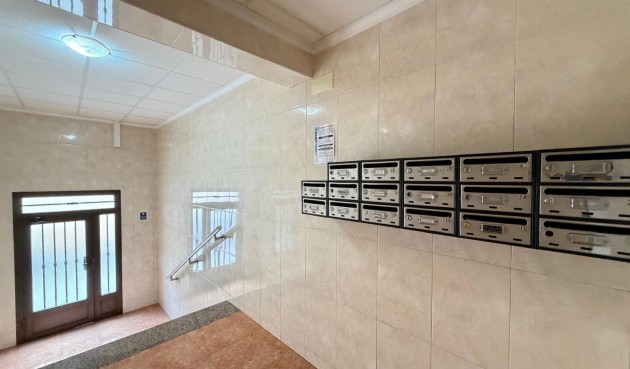 Resale - Apartment -
Torrevieja - Estacion De Autobuses