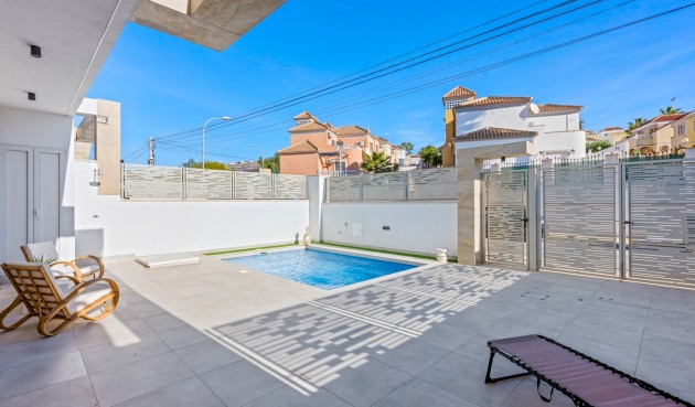 Resale - Villa -
Orihuela Costa - Costa Blanca