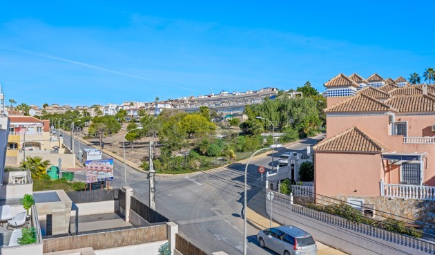 Resale - Villa -
Orihuela Costa - Costa Blanca
