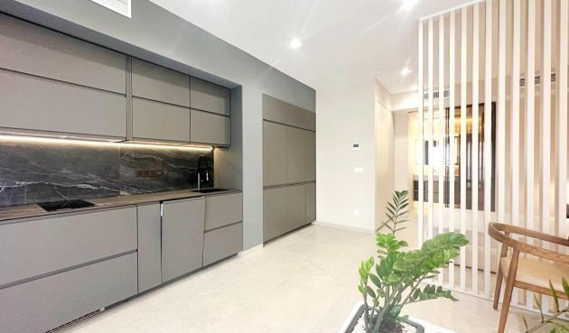 Resale - Apartment -
Torrevieja - Centro