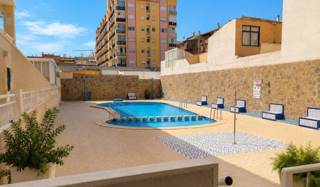 Resale - Apartment -
Torrevieja - Centro