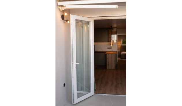 Resale - Bungalow -
Torrevieja - La Veleta