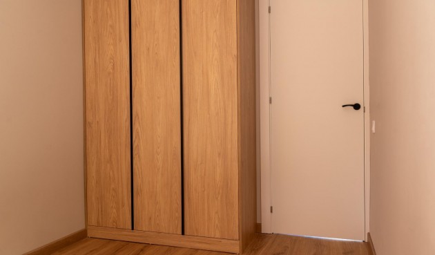 Resale - Bungalow -
Torrevieja - La Veleta