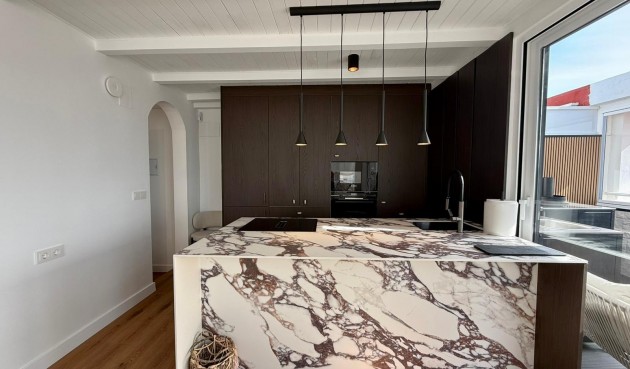Resale - Apartment -
Guardamar del Segura - Centro